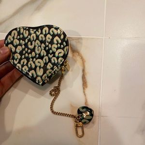 Louis Vuitton Vernis Leopard Coeur Coin Purse